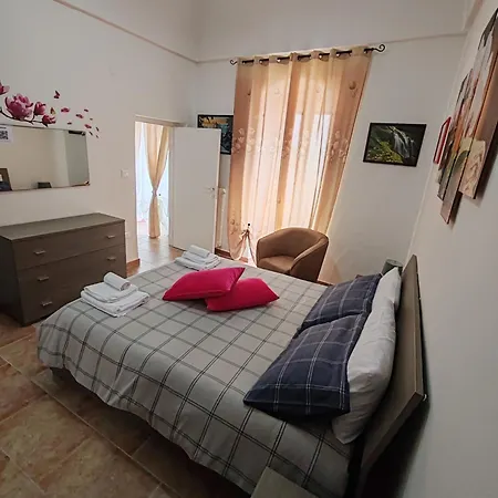 Casetta Zia Minu' Holiday home *
